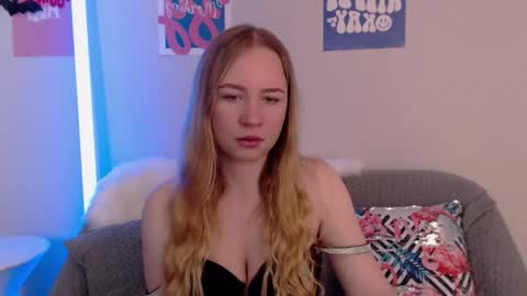 Snapshot of mystic_barbie chatting on November 2025 01:05:02 AM Barbie online show from November 2025 01:05:02 AM