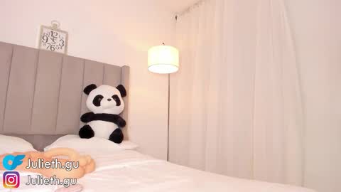 Julieth  online show from February 2026 04:35:02 AM