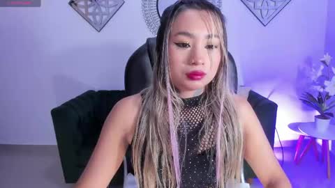 mystic_nova_ online show from April 2026 11:39:02 AM