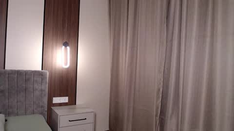 mysticsirenn online show from November 2025 04:29:01 PM