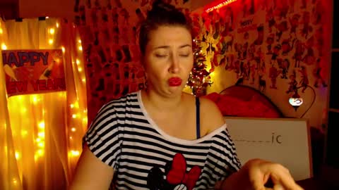 Snapshot of mystydew chatting on January 2025 03:57:02 PM MystyDew online show from January 2025 03:57:02 PM