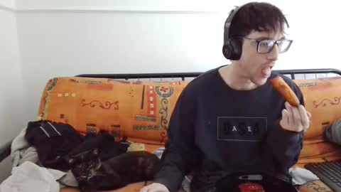 Snapshot of n_ordinary_boy chatting on February 2026 03:43:01 PM a Ordinary Boy online show from February 2026 03:43:01 PM