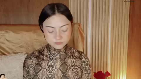naamah_b online show from July 2026 02:14:01 PM