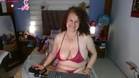 nadia_84 online show from June 2026 07:22:02 PM