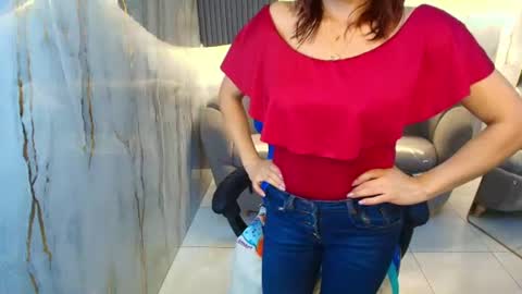 Nadia  online show from June 2026 12:22:01 PM