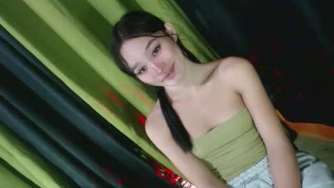 nadiestar online show from February 2025 10:00:01 PM