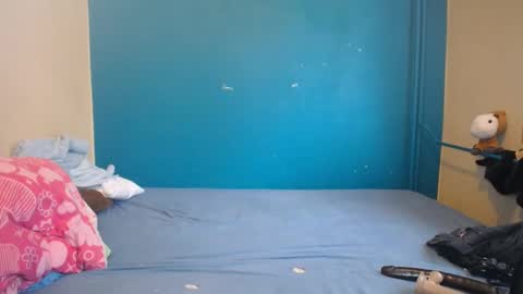 nadinnnea online show from March 2025 01:21:01 PM