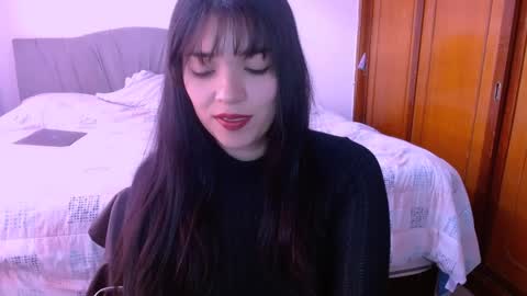 naduu__xx online show from January 2025 07:28:02 PM