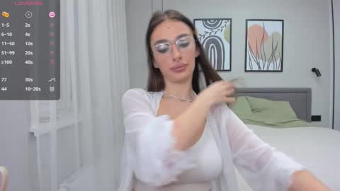 Nadya online show from December 2024 01:11:02 PM