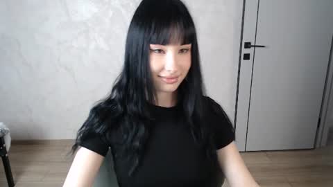 Naemi online show from June 2026 02:12:02 PM