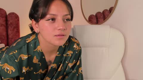 Nahia INDEPENDENT MODEL P online show from December 2024 05:11:02 PM