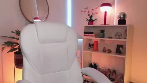 Nahia INDEPENDENT MODEL P online show from May 2026 08:46:02 PM