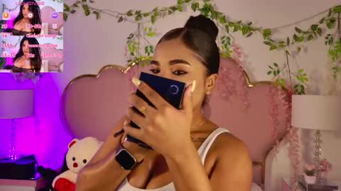 NahiaraReina  online show from April 2026 01:05:02 PM