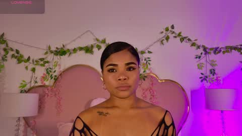 NahiaraReina  online show from May 2026 02:00:02 PM