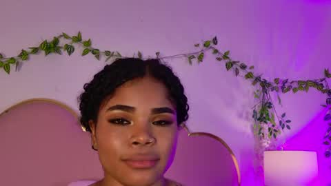 NahiaraReina  online show from May 2026 01:49:02 PM