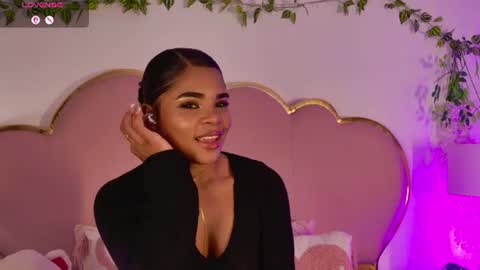 NahiaraReina  online show from June 2026 03:32:02 PM