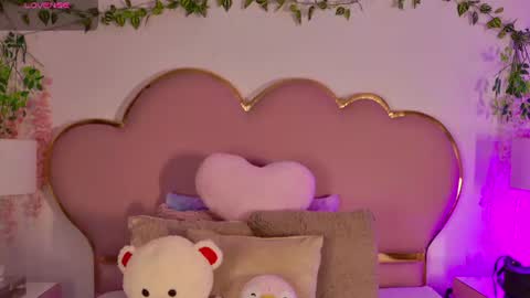 NahiaraReina  online show from June 2026 02:10:02 PM