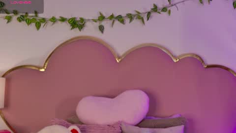 NahiaraReina  online show from June 2026 01:30:01 PM