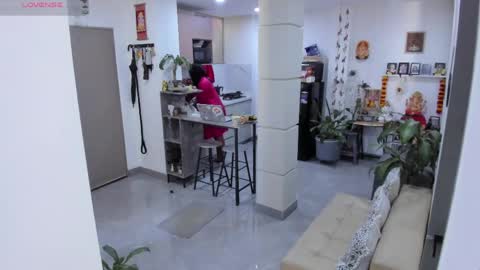 Nahirr online show from May 2026 02:44:02 PM