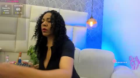Snapshot of nahomi_dominique chatting on July 2026 12:33:01 PM Nahomi Dominique online show from July 2026 12:33:01 PM