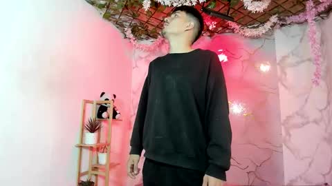 nahomi_hot2002 online show from May 2026 12:22:02 PM