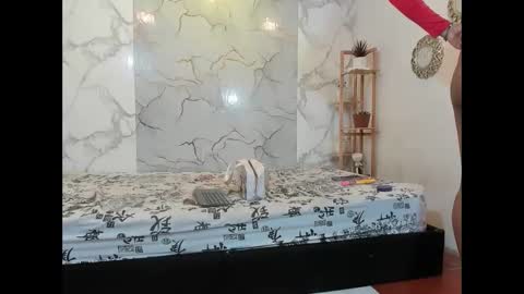 nahomi_hot2002 online show from June 2026 01:13:01 PM