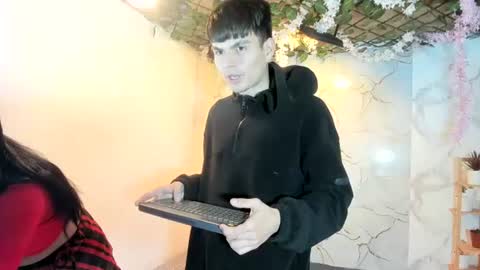 nahomi_hot2002 online show from July 2026 04:41:02 AM