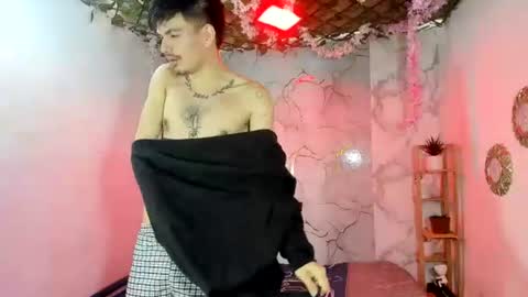 nahomi_hot2002 online show from July 2026 01:18:02 PM