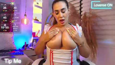 NahomiRoss online show from July 2026 01:59:01 PM