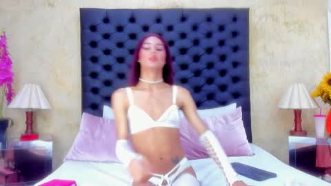 Nahomi  online show from February 2026 01:59:01 PM