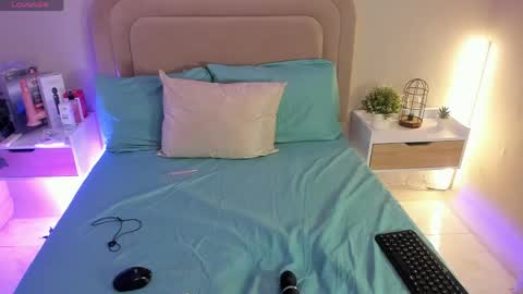 nahommybell online show from May 2026 03:45:02 AM