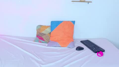 nahomy_james25 online show from January 2025 03:43:01 PM