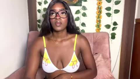 Nahomy  online show from July 2026 07:38:02 PM