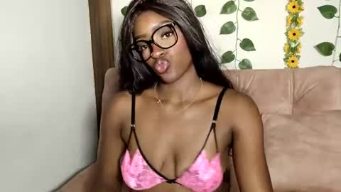 Nahomy  online show from July 2026 12:04:02 AM