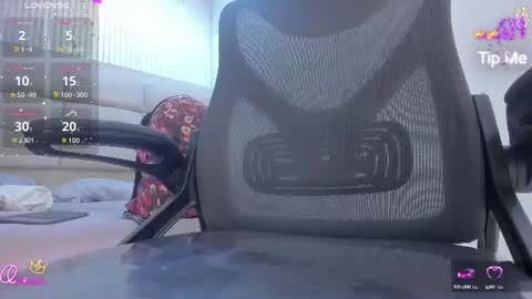 nahomyrusell online show from June 2026 12:53:01 PM