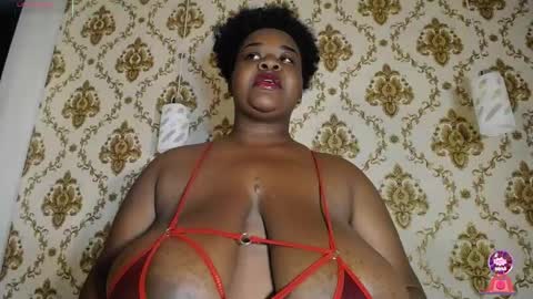 Snapshot of nahybig_boobs chatting on April 2026 12:28:02 PM Karatbby online show from April 2026 12:28:02 PM
