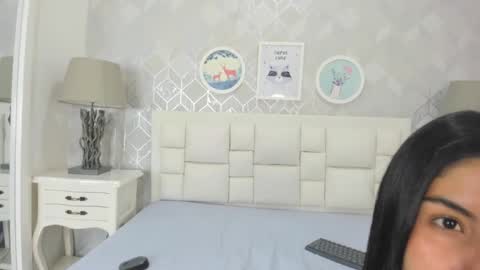 naia_cox online show from May 2026 03:35:01 AM