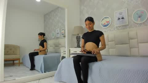 naia_cox online show from May 2026 03:34:02 AM