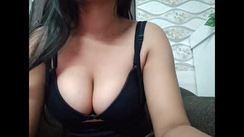 Snapshot of naina00123 chatting on January 2026 05:49:02 PM Naina online show from January 2026 05:49:02 PM