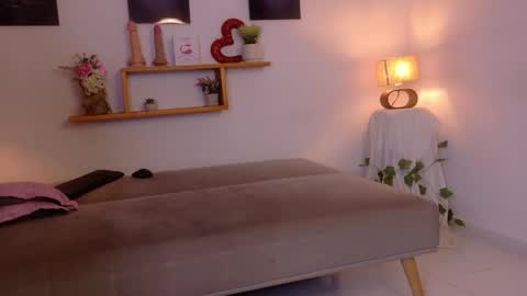 nairagold_ online show from May 2026 11:34:04 PM