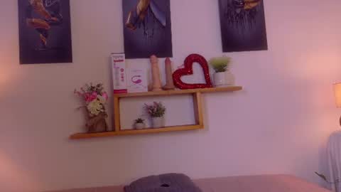 nairagold_ online show from June 2026 12:41:02 AM
