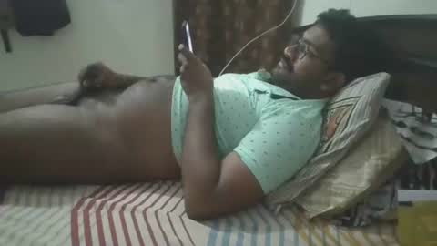 NAIRANANDU28 online show from April 2026 07:00:01 PM