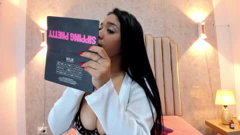 Snapshot of naisharousell chatting on December 2024 02:33:02 AM Naisha Rousell online show from December 2024 02:33:02 AM