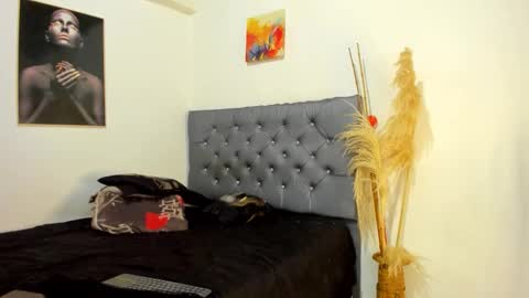 NAJAYLAINDEPENDENT MODEL online show from March 2026 12:08:01 PM