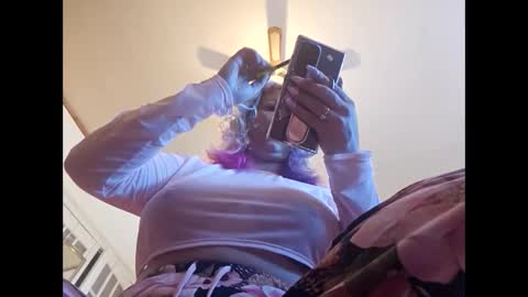 Snapshot of naked_influencer chatting on January 2025 06:21:01 PM naked_influencer online show from January 2025 06:21:01 PM