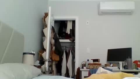 Snapshot of nakedandfree978 chatting on March 2025 01:34:01 PM nakedandfree978 online show from March 2025 01:34:01 PM