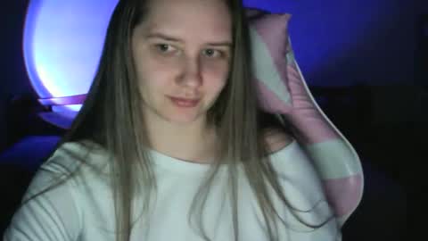 Lola online show from April 2026 04:04:02 PM