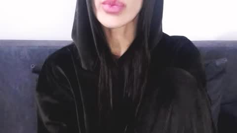 Lady online show from February 2026 04:33:01 PM