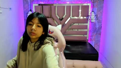 nami_usagi online show from December 2024 12:00:01 PM