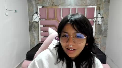 nami_usagi online show from December 2024 11:07:01 AM